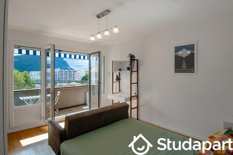 Chambre - 13 m² - 1 pièce