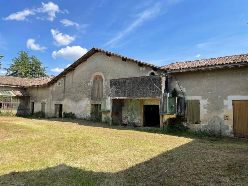 Maison - 300 m² - 12 pièces