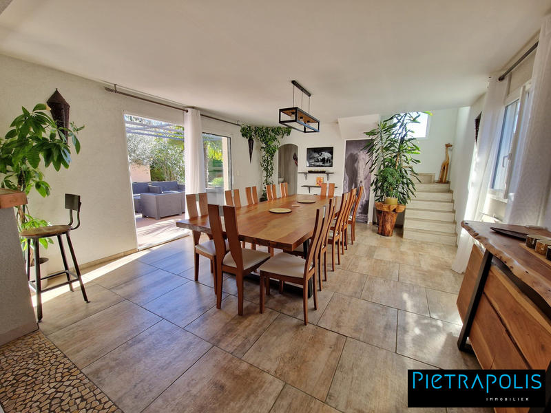 Maison traditionnelle - 171 m² - 5 pièces