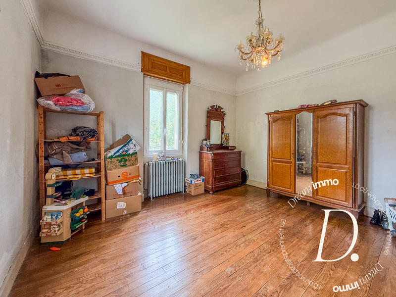 Maison - 204 m² - 8 pièces