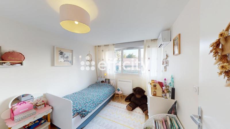 Appartement - 100 m² - 5 pièces