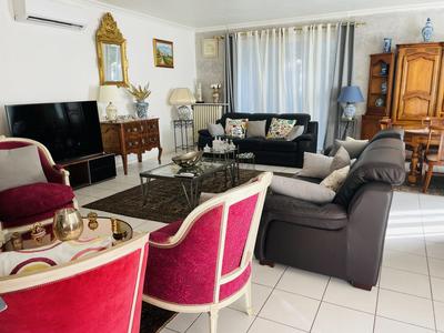 Maison - 196 m² - 5 pièces