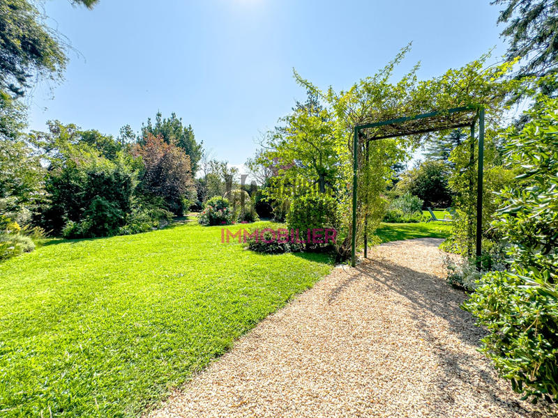 Maison - 196 m² - 6 pièces