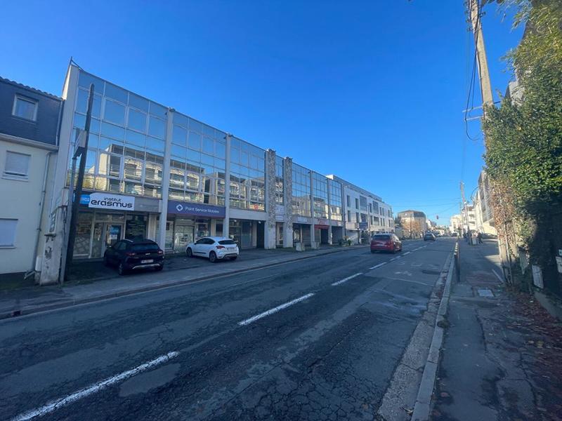 Local commercial - 208 m²