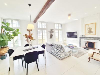 Appartement bourgeois - 83 m² - 3 pièces