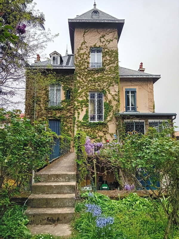 Maison - 184 m² - 10 pièces