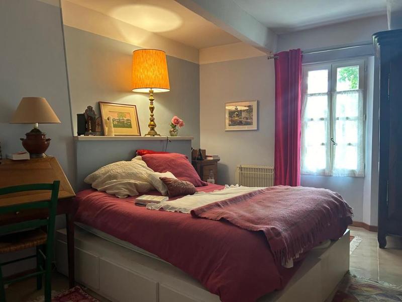 Maison - 241 m² - 9 pièces