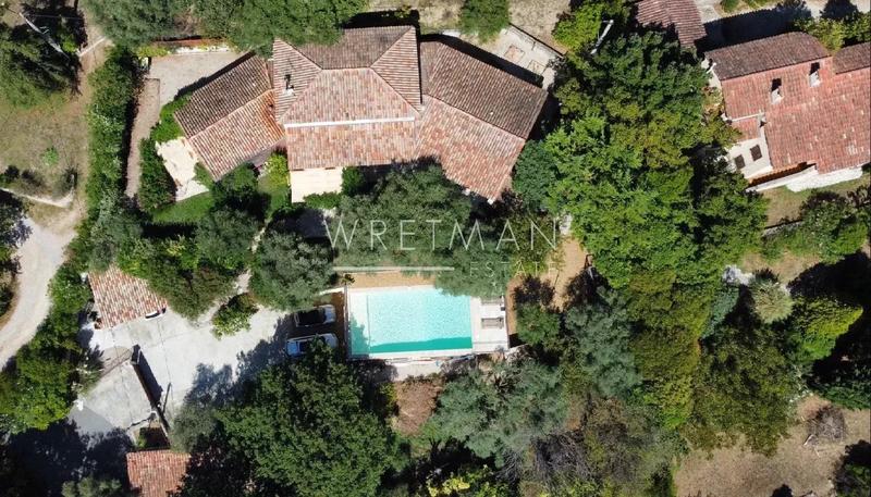 Villa - 225 m² - 6 pièces