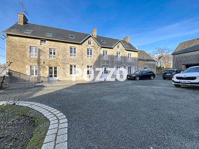 Maison - 215 m² - 8 pièces