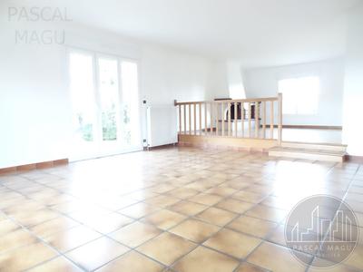 Maison - 227 m² - 8 pièces