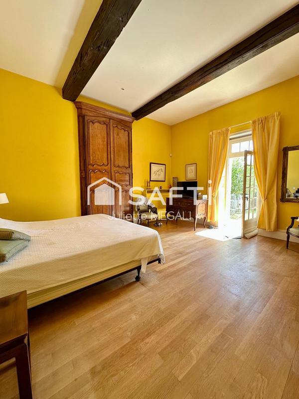 Maison - 550 m² - 16 pièces