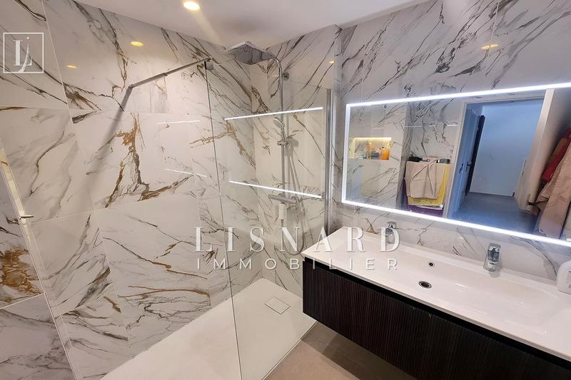 Appartement - 75 m² - 3 pièces