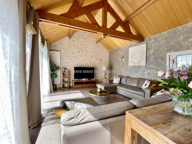 Maison - 250 m² - 7 pièces