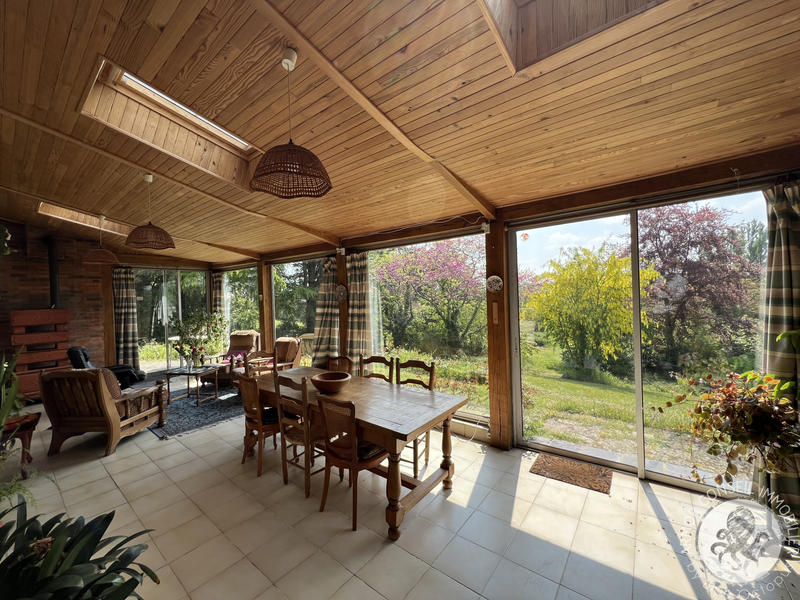 Maison - 245 m² - 10 pièces