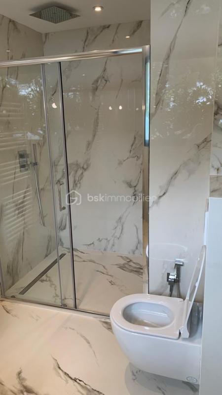 Maison - 370 m² - 7 pièces