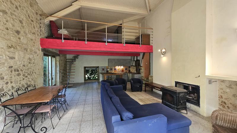 Maison - 180 m² - 5 pièces