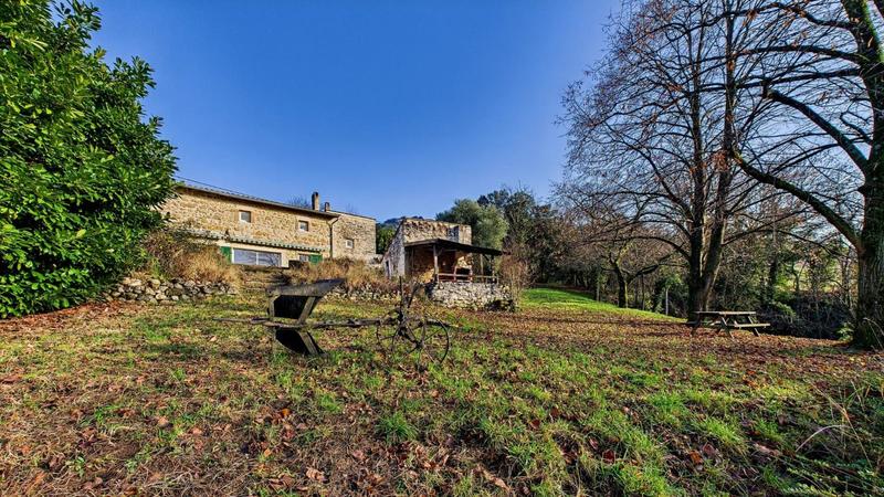 Maison - 202 m² - 6 pièces