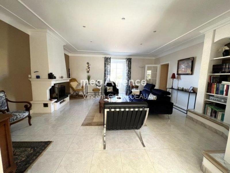 Maison - 250 m² - 7 pièces