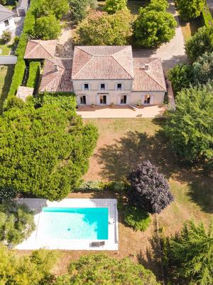 Villa - 268 m² - 8 pièces