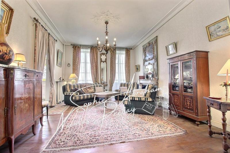 Maison - 200 m² - 7 pièces