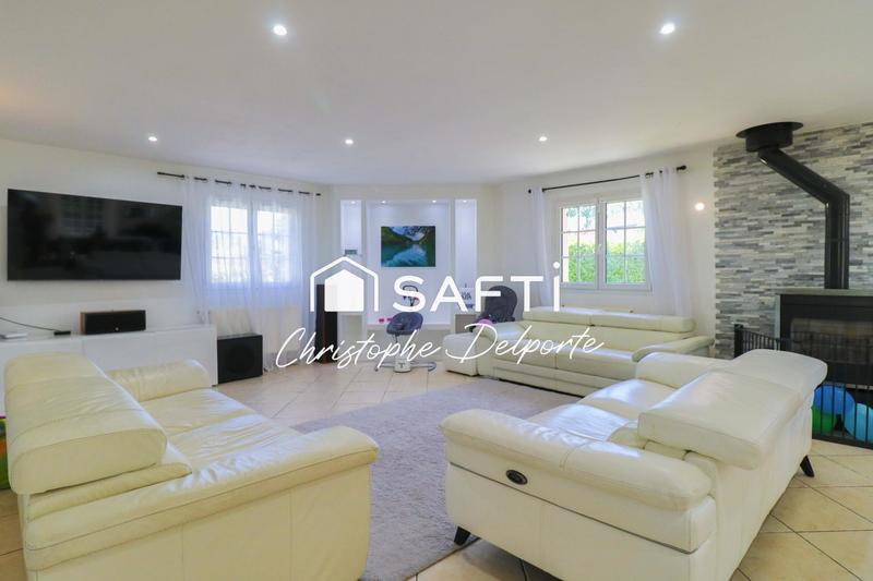 Maison - 220 m² - 7 pièces