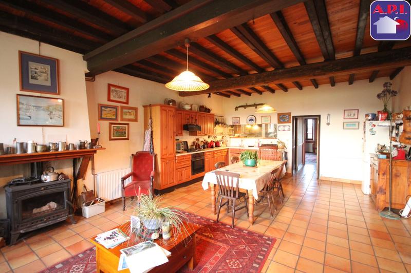 Maison - 224 m² - 6 pièces