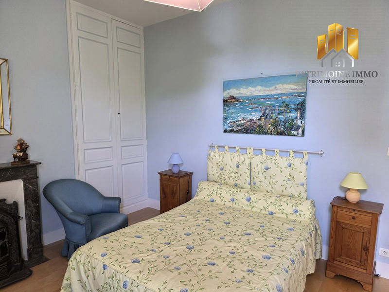 Maison - 300 m² - 10 pièces