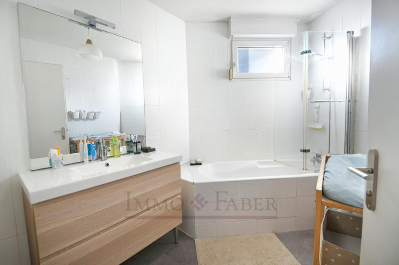 Appartement - 85 m² - 3 pièces