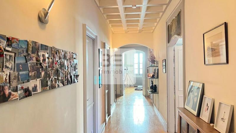 Appartement - 205 m² - 6 pièces