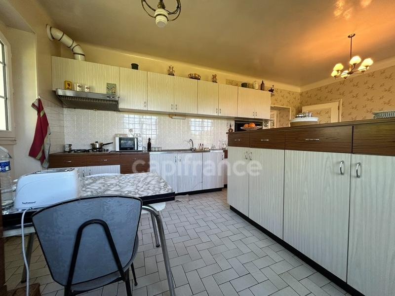 Maison - 252 m² - 7 pièces