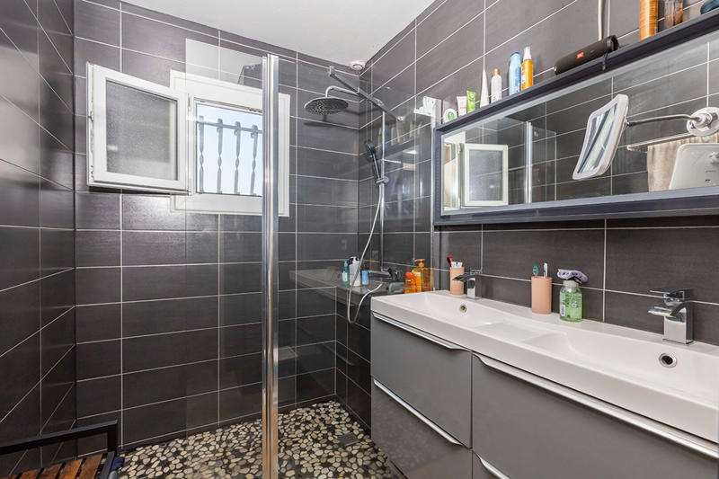 Maison - 94 m² - 5 pièces