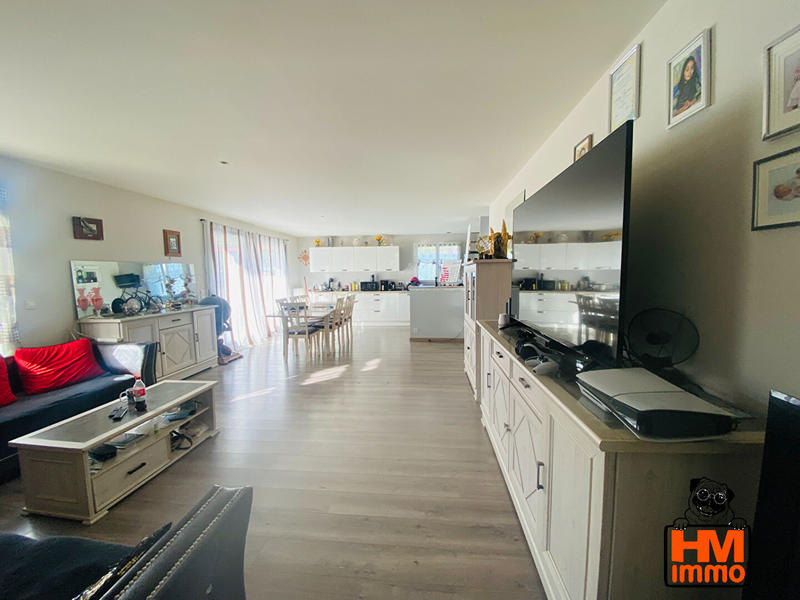 Maison - 99 m² - 5 pièces