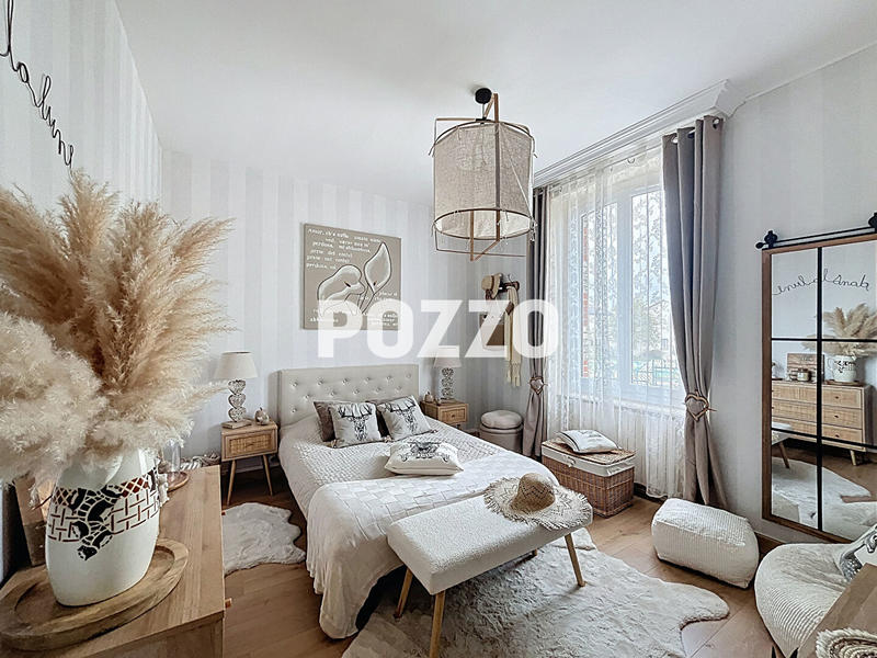 Maison - 196 m² - 7 pièces