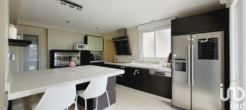 Maison - 143 m² - 6 pièces