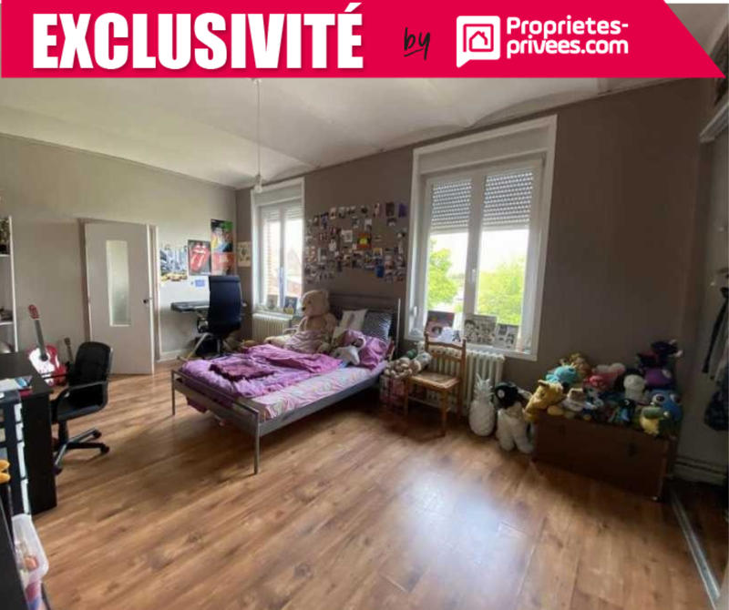 Maison - 230 m² - 8 pièces