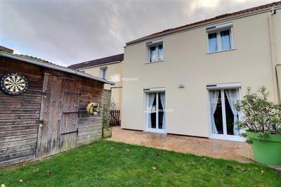 Maison - 93 m² - 5 pièces