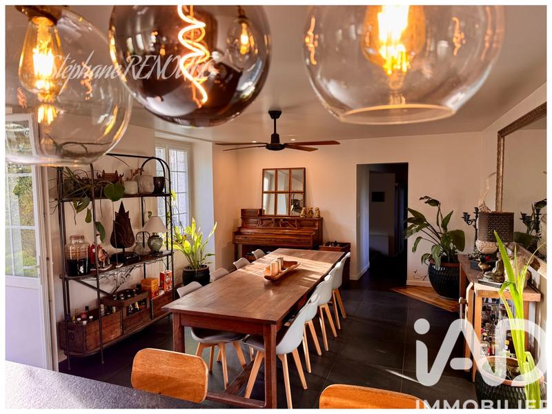 Maison - 218 m² - 6 pièces