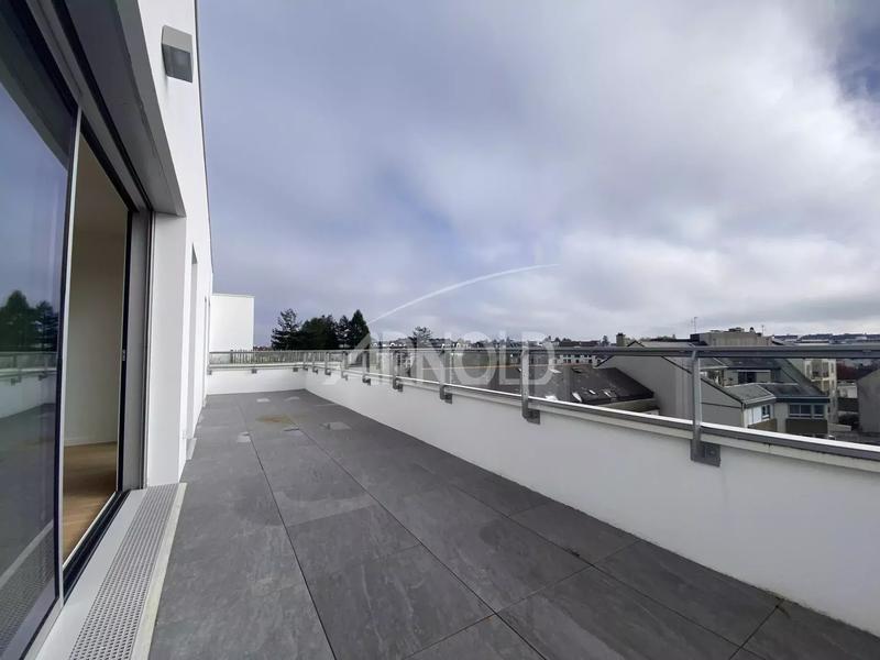 Appartement - 98 m² - 5 pièces