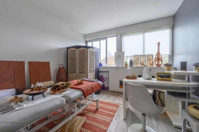 Local commercial - 265 m² - 12 pièces