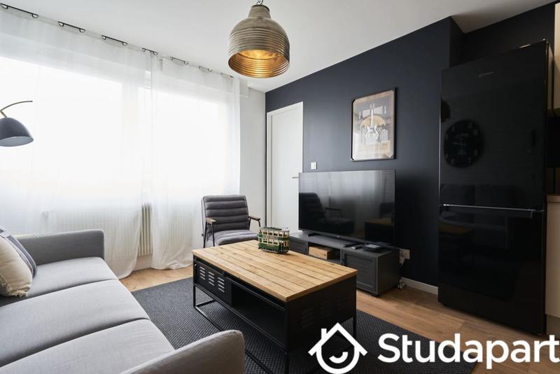 Chambre - 11 m² - 1 pièce