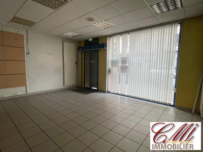 Local commercial - 95 m² - 4 pièces