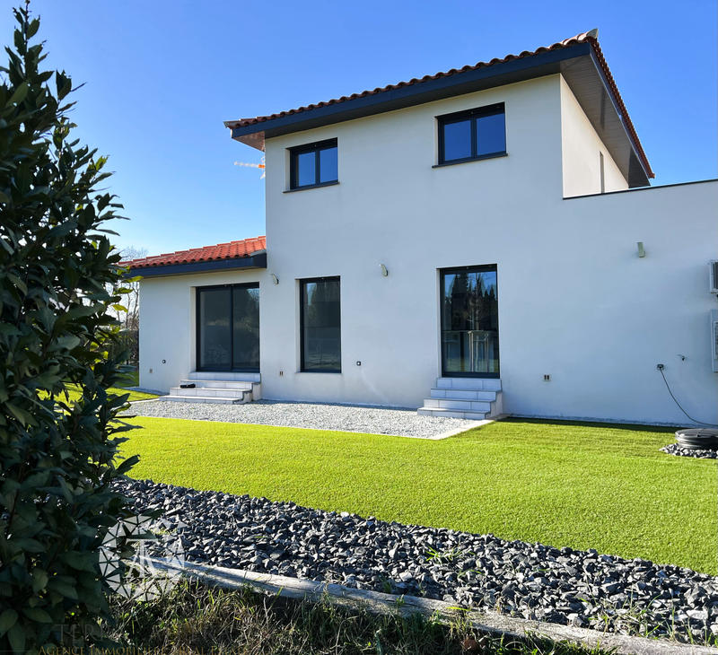 Villa - 140 m² - 6 pièces
