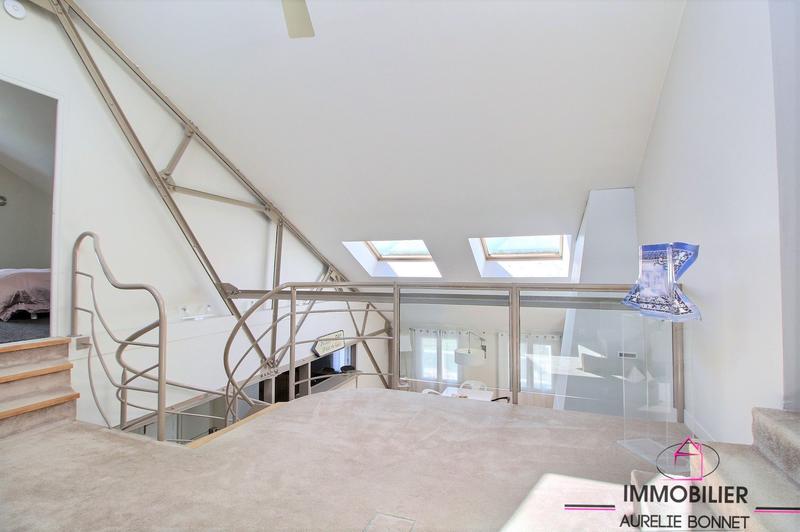 Maison - 241 m² - 7 pièces