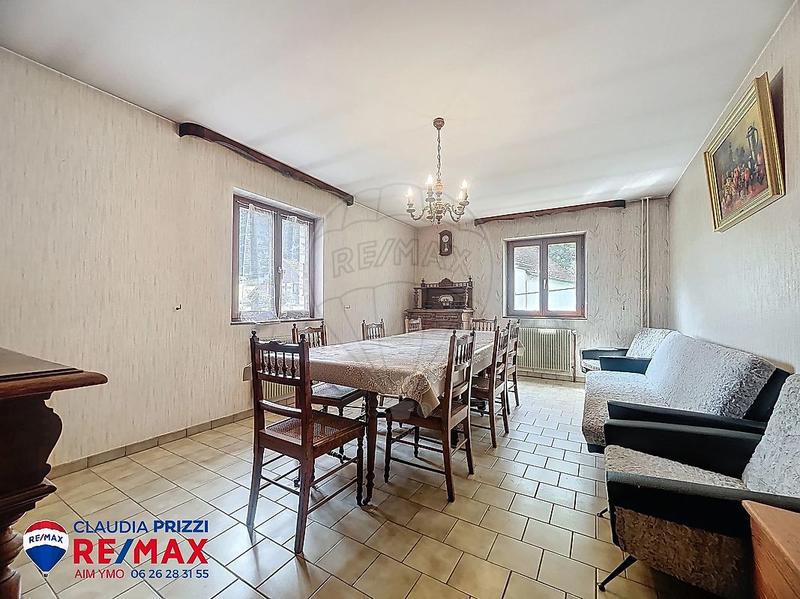 Maison - 255 m² - 9 pièces