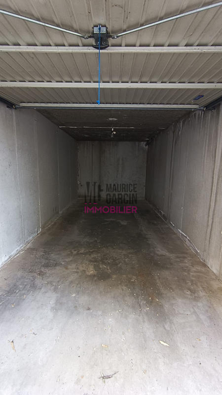 Parking / Garage - 15 m²