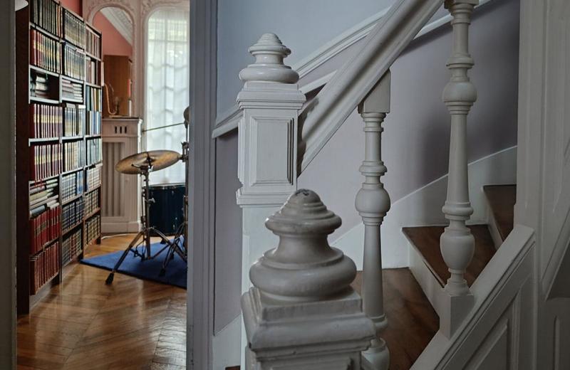 Maison - 300 m² - 12 pièces