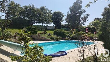 Maison - 289 m² - 9 pièces