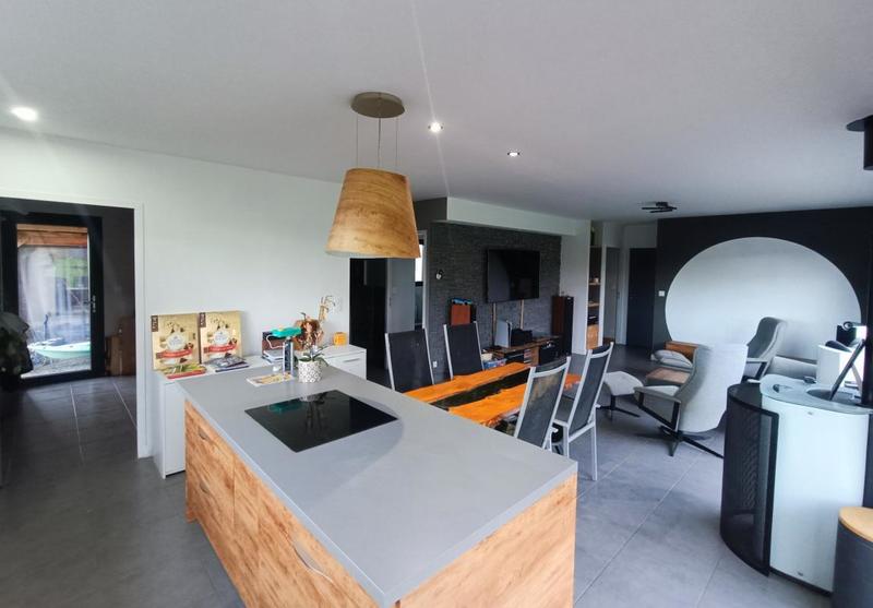 Maison - 94 m² - 4 pièces