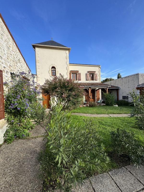 Maison ancienne - 228 m² - 7 pièces