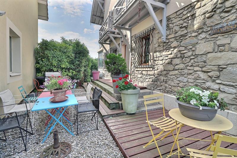 Maison - 210 m² - 8 pièces